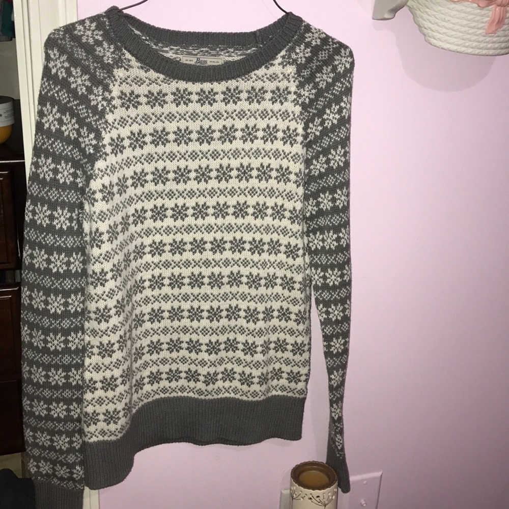 Bass sweater